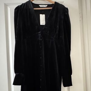 NWT Mango - Plunge Neck Long Sleeve Velvet Dress